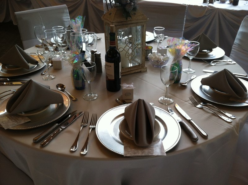 Pinecrest_decorated_for_reception_3-2